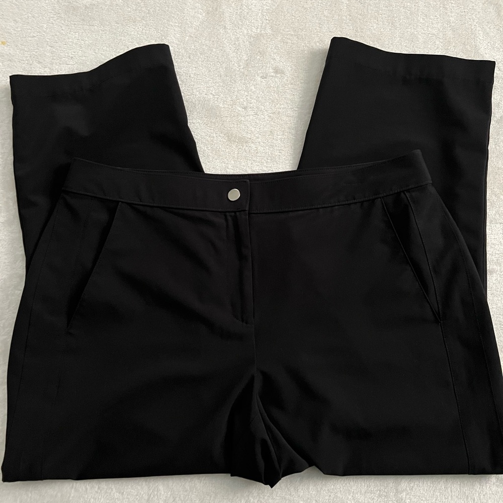 Weekends by Chico’s Black Casual Four Pocket Capri Pants, Size 0.5 = Size 6/S